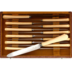 CHRISTOFLE - 12 couteaux à entrement, ma