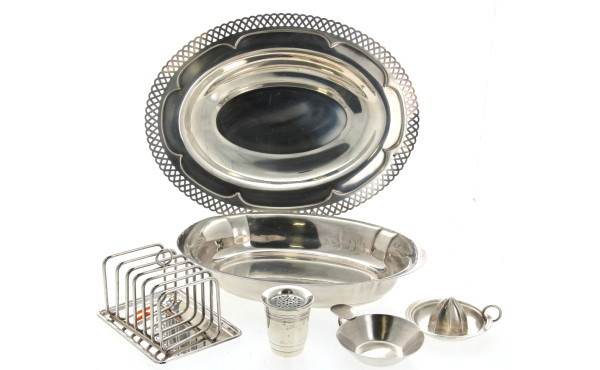 Lot de pièces en métal argenté : une ban