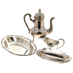 Verseuse en métal argenté décor rocaille