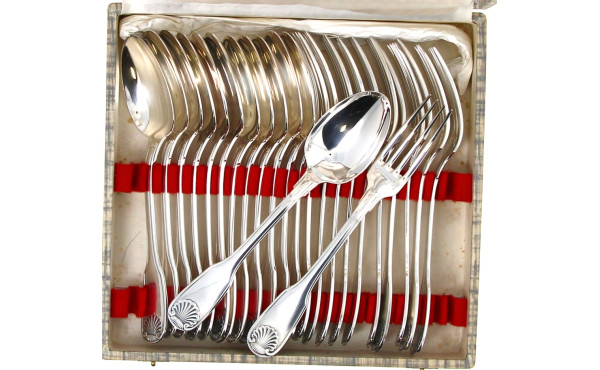 CHRISTOFLE - Modèle "VENDOME" - 12 couve