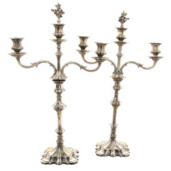 Importante paire de candélabres à deux b