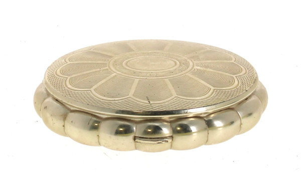 Poudrier en argent anglais de forme oval