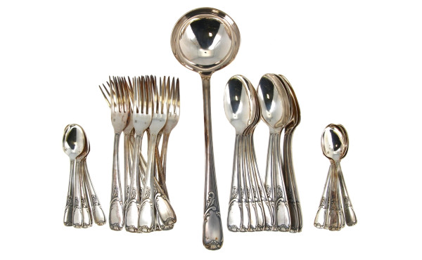 Ménagère de style rocaille en métal arge