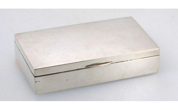 Coffret rectangulaire en bois et argent,