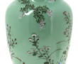 Vase baluste en porcelaine chinoise à dé