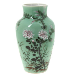 Vase baluste en porcelaine chinoise à dé