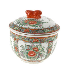 CHINE - Beau pot couvert en porcelaine à