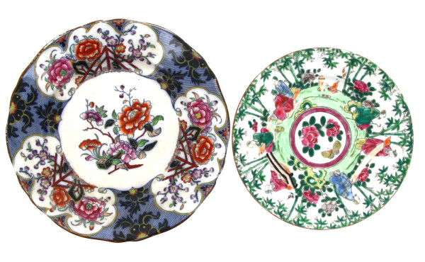 JAPON Xxème - Vase en céramique polychro