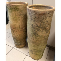 Paire de mesures à grain en terre cuite,