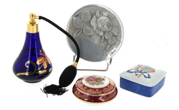 Lot comprenant un vaporisateur en verre 