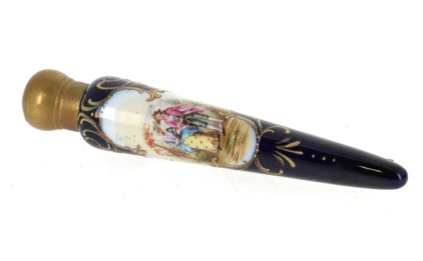 Flacon à sel à décor d'une scène galante