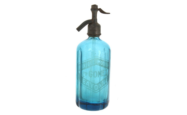 Bouteille d'eau de seltz en verre bleu