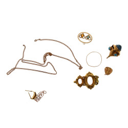 Petit lot de bijoux en or 18 carats, cer