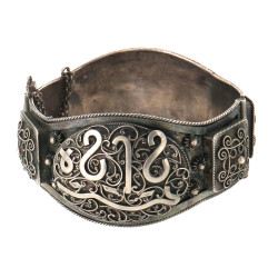 Bracelet oriental en argent, poids 66,40