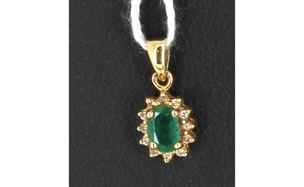 Pendentif en or jaune 18 cts serti d'une