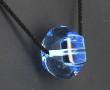 BACCARAT - Pendentif cristal bleu, sur c