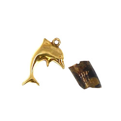 Petit pendentif "dauphin" en or jaune 18