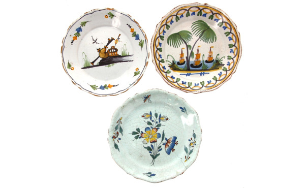 NEVERS XIXème - Assiette en faïence à dé