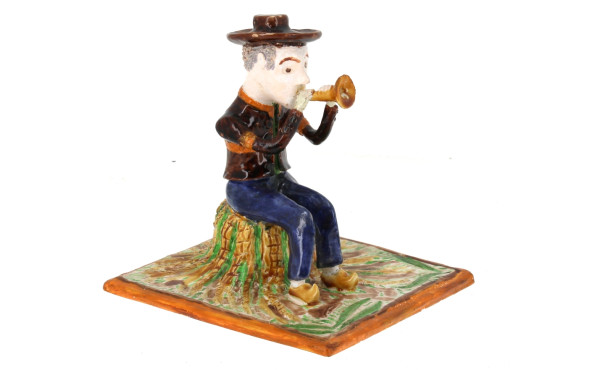 SONNEUR breton en faïence polychrome, H 