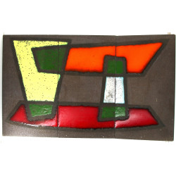 Trois plaques en pierre de lave émaillé,