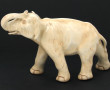 Eléphant, sujet en porcelaine, H 18 x L 