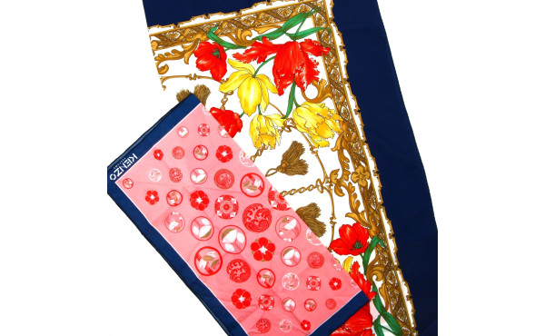 AZZARO ET KENZO - Lot de 2 carrés : un c