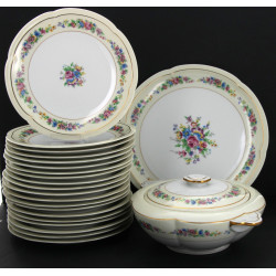 LIMOGES - Service de table en porcelaine