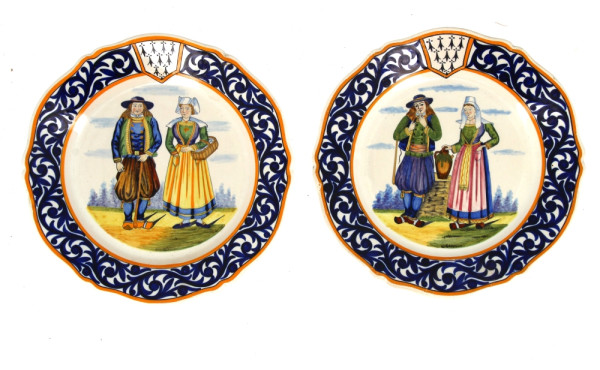 Henriot Quimper - Paire d'assiettes à bo
