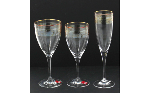 RONA - Service de verres à pied comprena