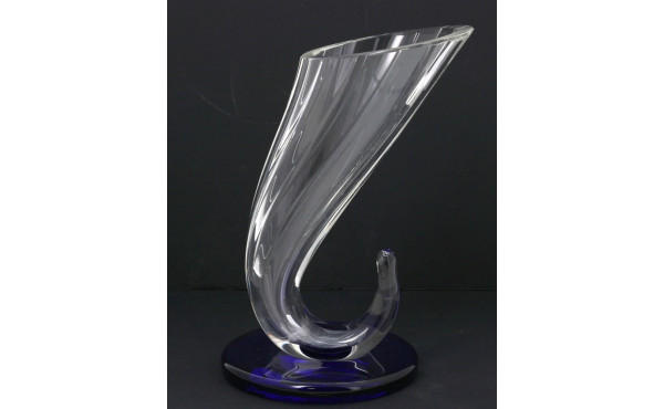 Vase en forme de corne d'abondance en ve