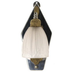 Applique ART DECO sur fond chromé, bronze, et corolle en verre dépoli. H 30,5 cm