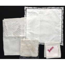 Lot de linge ancien dont 2 draps brodés,