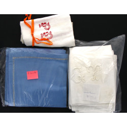 Lot de linge ancien dont nappes et servi