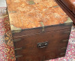 Grand coffre de marine ancien en bois et