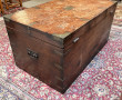 Grand coffre de marine ancien en bois et