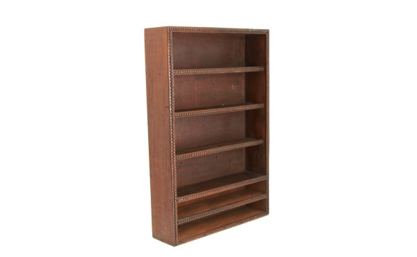 Petite étagère ancienne en bois à frises