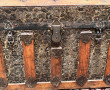 Malle ancienne en bois, ferrure et gainé