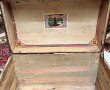 Malle ancienne en bois, ferrure et gainé