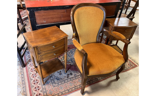 Paire de chevets en bois naturel ouvrant
