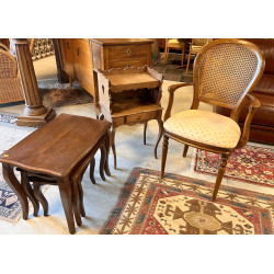 Lot comprenant 3 petites tables gigognes