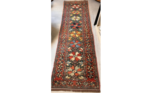 Tapis chemin en laine points noués motif