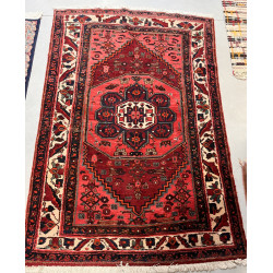 Tapis en laine points noués dans les ton