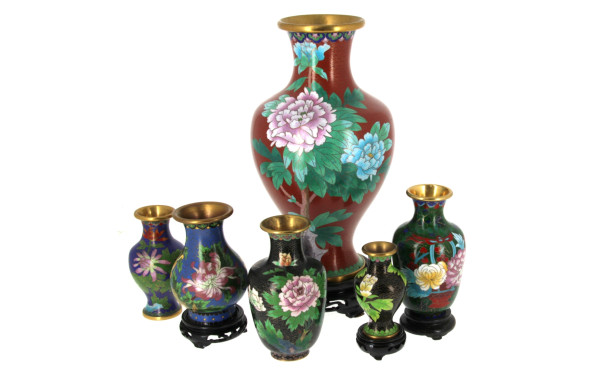 Vase moderne en cloisonné à décor de fle