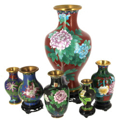 Vase moderne en cloisonné à décor de fle
