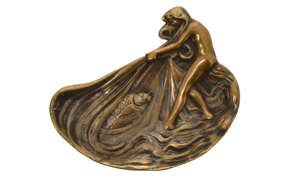 Coupelle en bronze à décor d'une baigneu