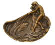 Coupelle en bronze à décor d'une baigneu
