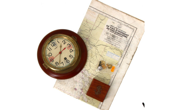 Lot thème marine comprenant un pendule s