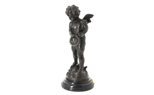 Putti au tambourin, sujet en bronze à pa