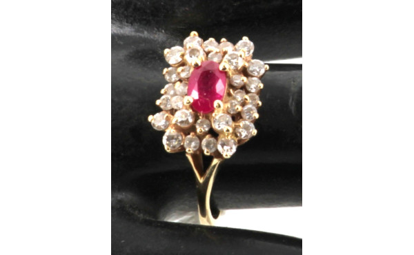 Bague en or jaune 14 cts, sertie d'un ru
