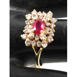 Bague en or jaune 14 cts, sertie d'un ru